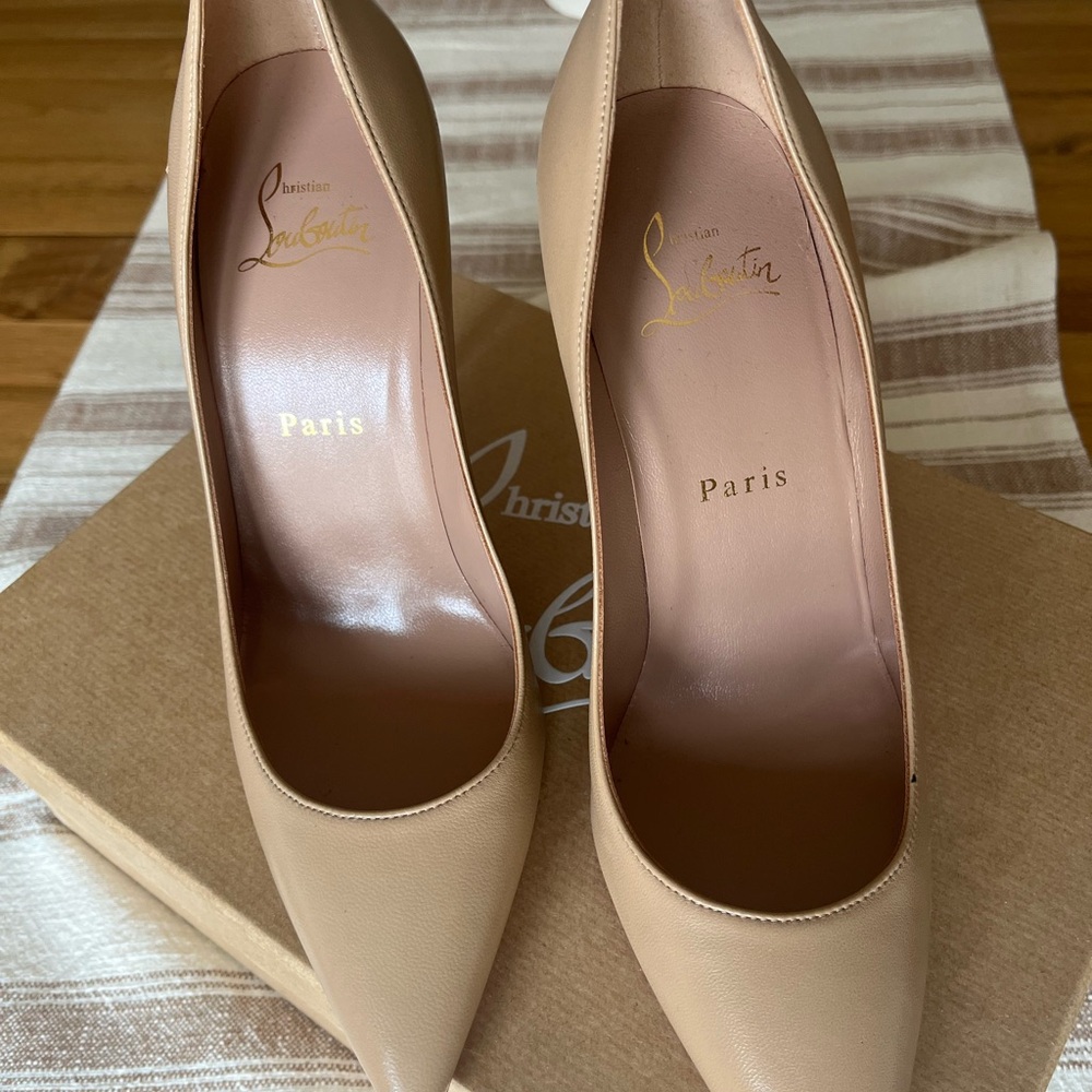 Christian Louboutin size 37 Kate leather Nude Pumps